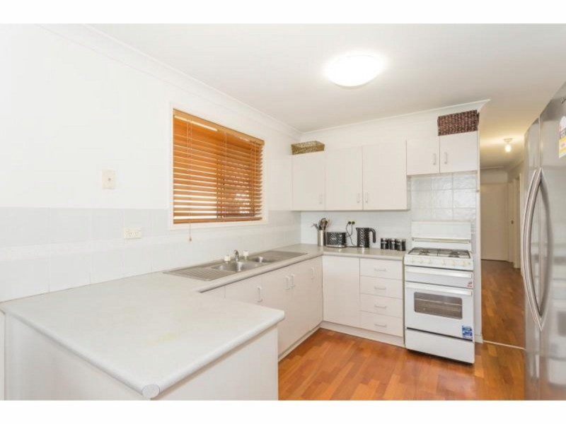 2 Viv Close, Parkhurst QLD 4702